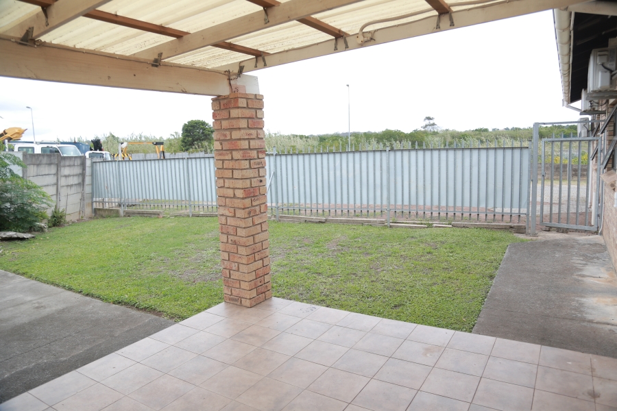 To Let commercial Property for Rent in Beacon Bay North Eastern Cape